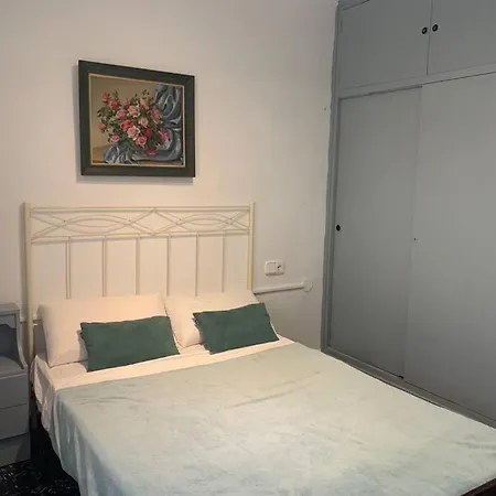 Apartment Lovely 3-bedroom In