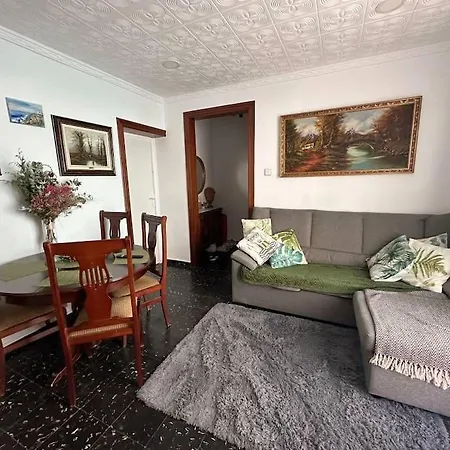 Lovely 3-bedroom In * Alicante