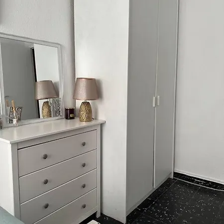 Lovely 3-bedroom In * אליקאנטה