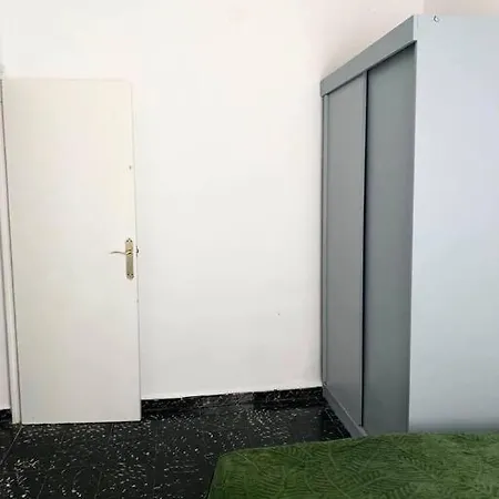 Lovely 3-bedroom In דירה אליקאנטה