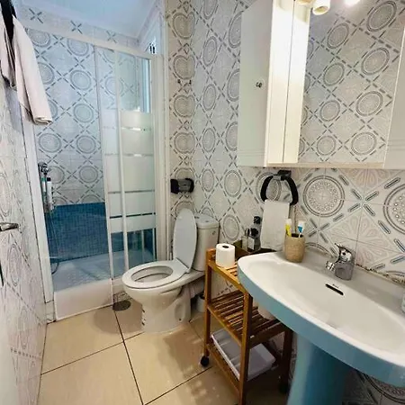 דירה Lovely 3-bedroom In אליקאנטה