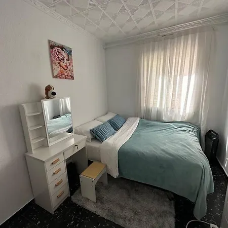 Lovely 3-bedroom In Alicante